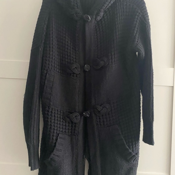 Black long sweater with pockets. - Picture 1 of 4